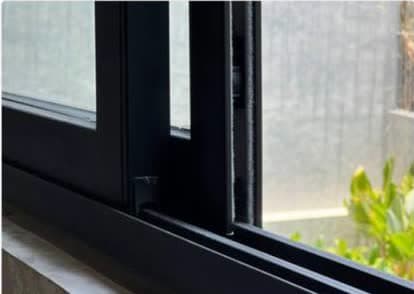 SLIDING WINDOW TRACK